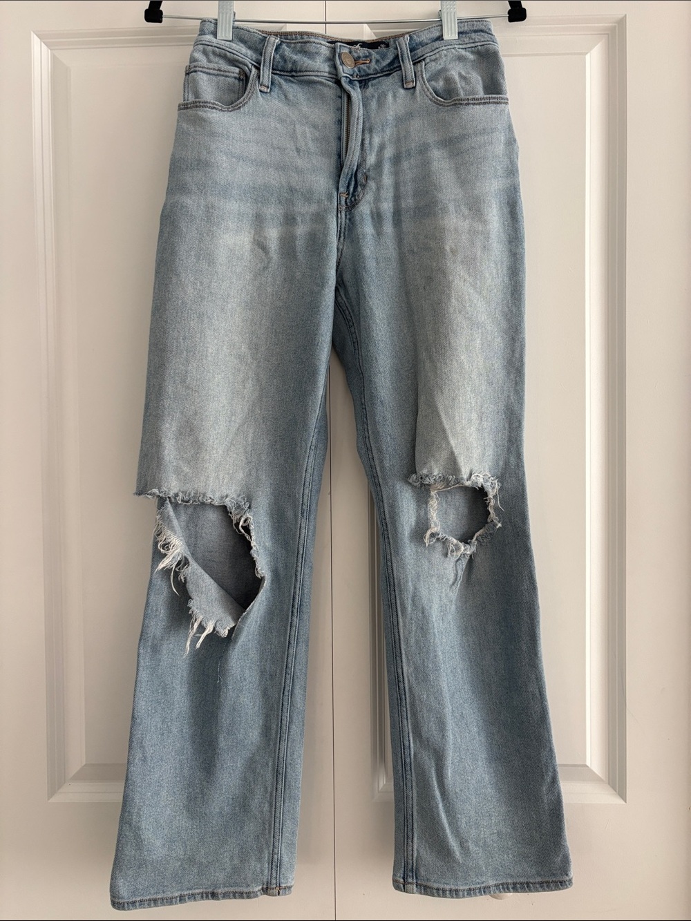 Hollister Ultra Low Rise Dad light Wash distressed Wide-Leg Jeans 26S